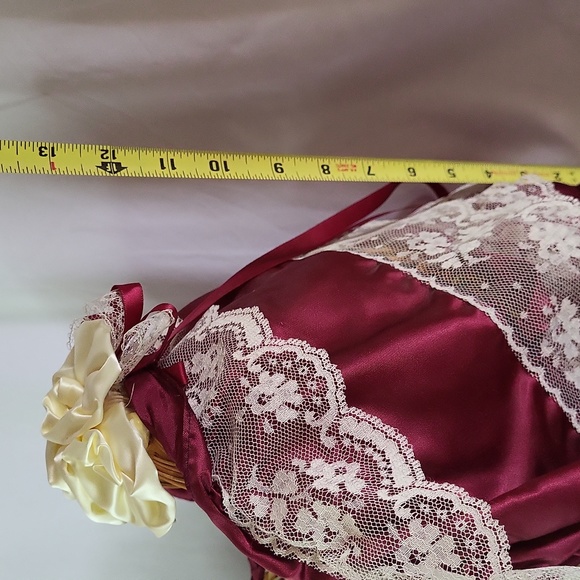 Baby Doll Basinette Crib Wicker satin lace vintage 1990s good condition 13" - Picture 12 of 15